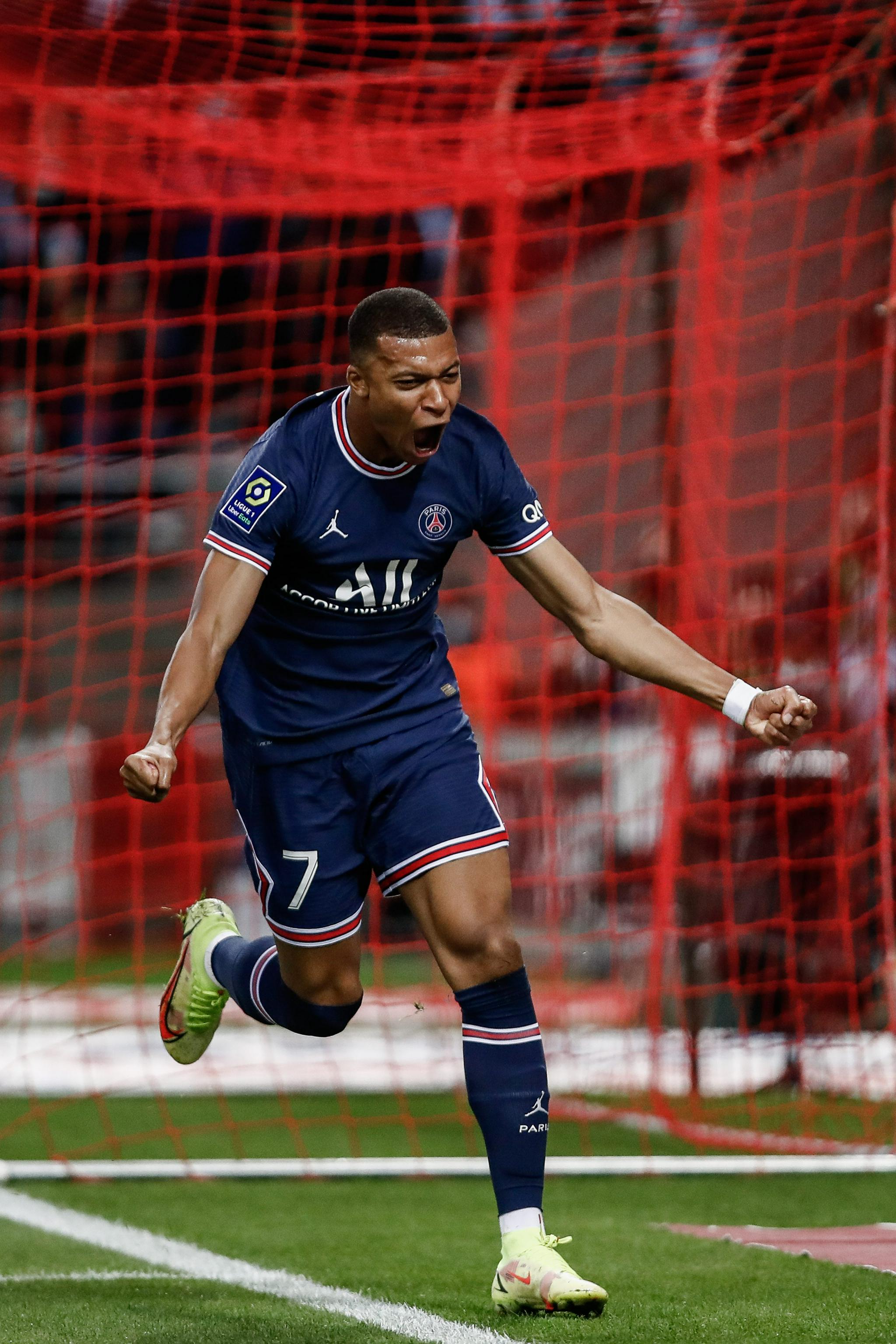 比肩拜仁，利物浦成第二支欧冠3次客胜国米的球队（追平拜仁纪录：利物浦成欧冠客场三胜国米的第二支球队）