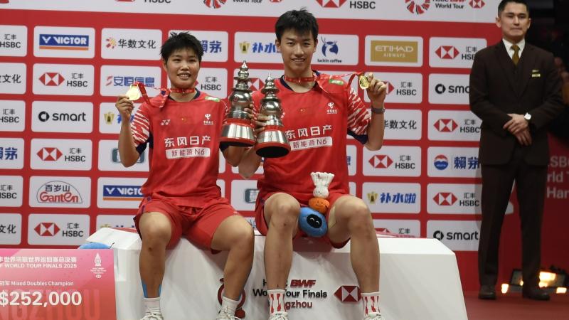 重磅！海港7将有望冲国足，后防线大清洗，杨希挤掉嫡系能成主力？（海港7人竞逐国足席位，后防或将换血，杨希能否挤下嫡系成为主力？）