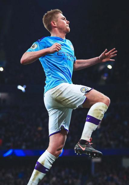 足球中超裁判误判引争议，官方深夜发布说明（中超裁判判罚失误惹争议，官方深夜发文回应）