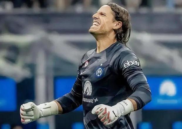 美记：公牛不会主动出击追求字母哥，倾向保留现有阵容（美媒记者称：公牛无意主动追逐字母哥，更愿维持现有班底）