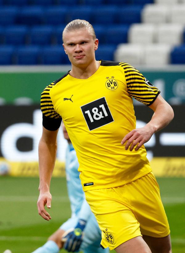 国安新援首秀进球锁定平局（国安新援首秀建功，确保球队战平）