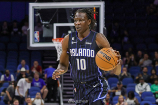 德乙前瞻：沙尔克主场冲胜即夺半程冠军，纽伦堡做客盼破咒（德乙前瞻：沙尔克主场争胜即锁半程桂冠，纽伦堡客场力破魔咒）