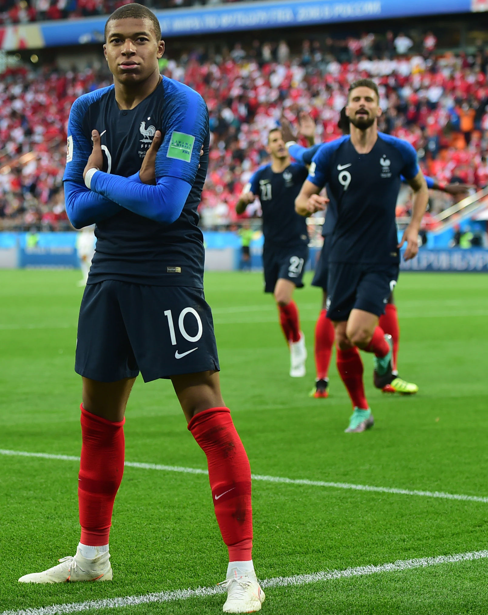 皇马不会前往安菲尔德踩场，阿隆索：这样不会被200台摄像机包围（皇马将不在安菲尔德进行踩场，阿隆索：避免被200台摄像机包围）