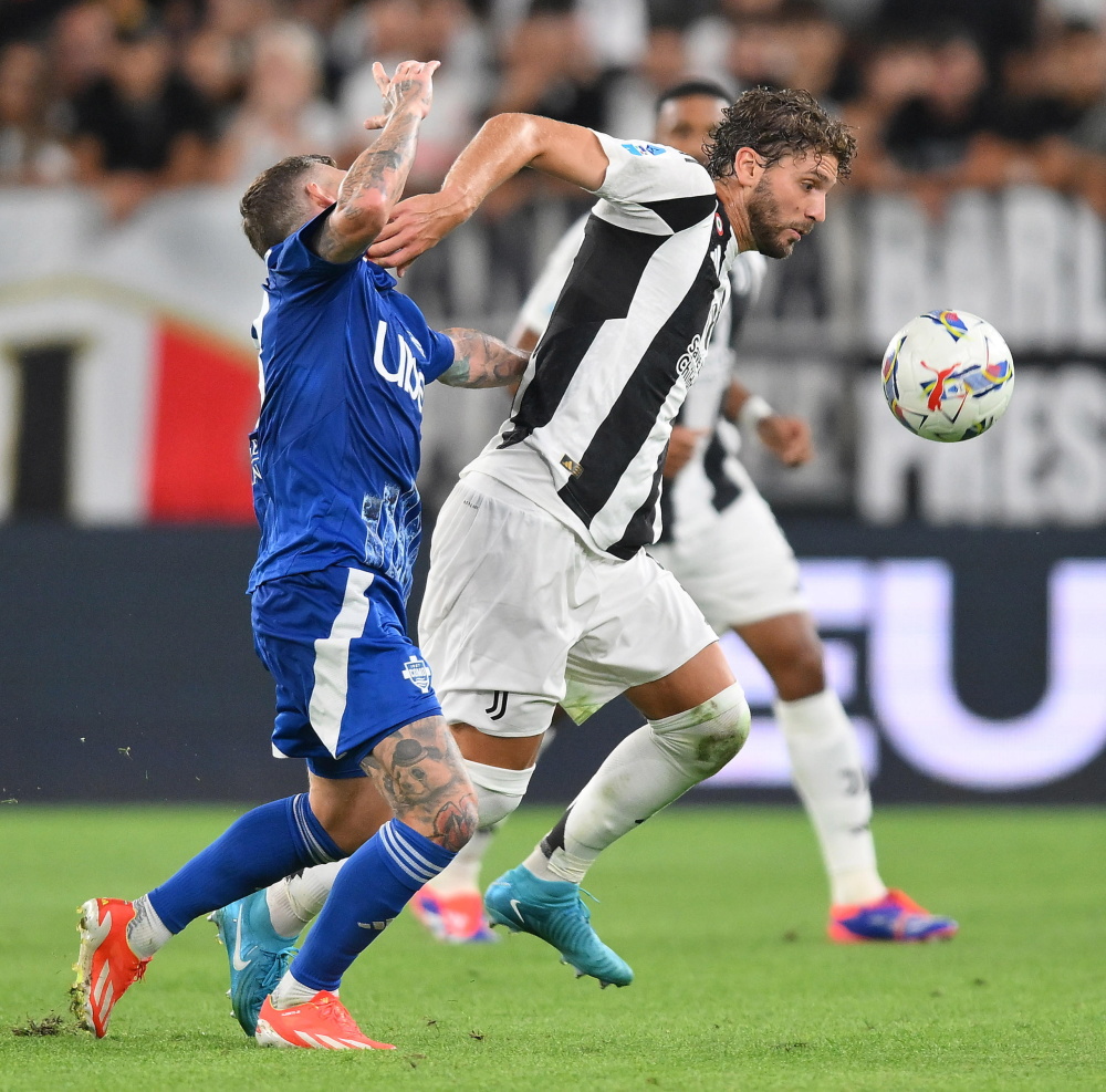 阿森纳青年军展现希望（阿森纳小将展露锋芒）