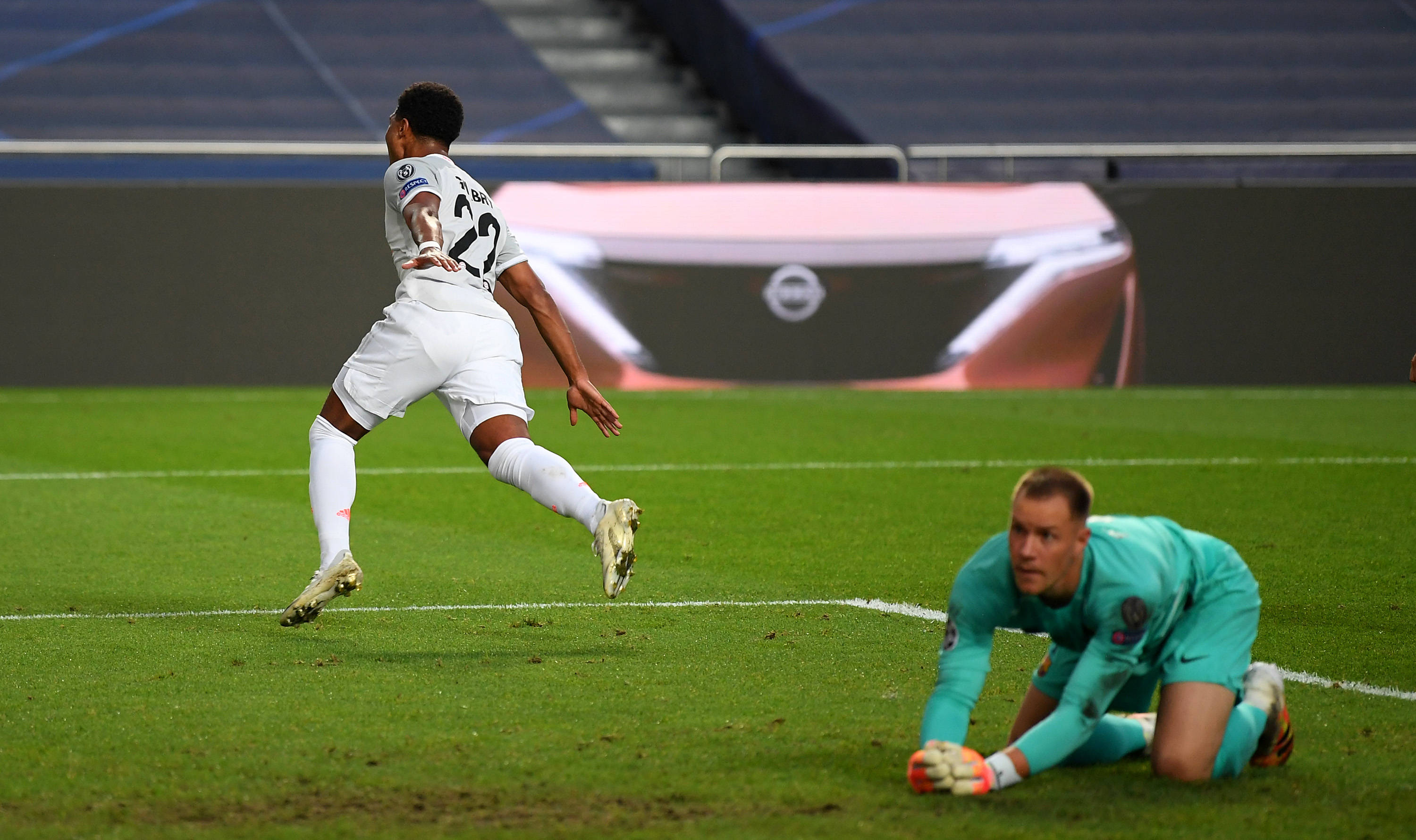 阿尔梅达：我不知道夸西为何天天受伤，这超出了我的专业范畴（阿尔梅达：夸西为何总受伤我也不清楚，这已超出我的专业范围）