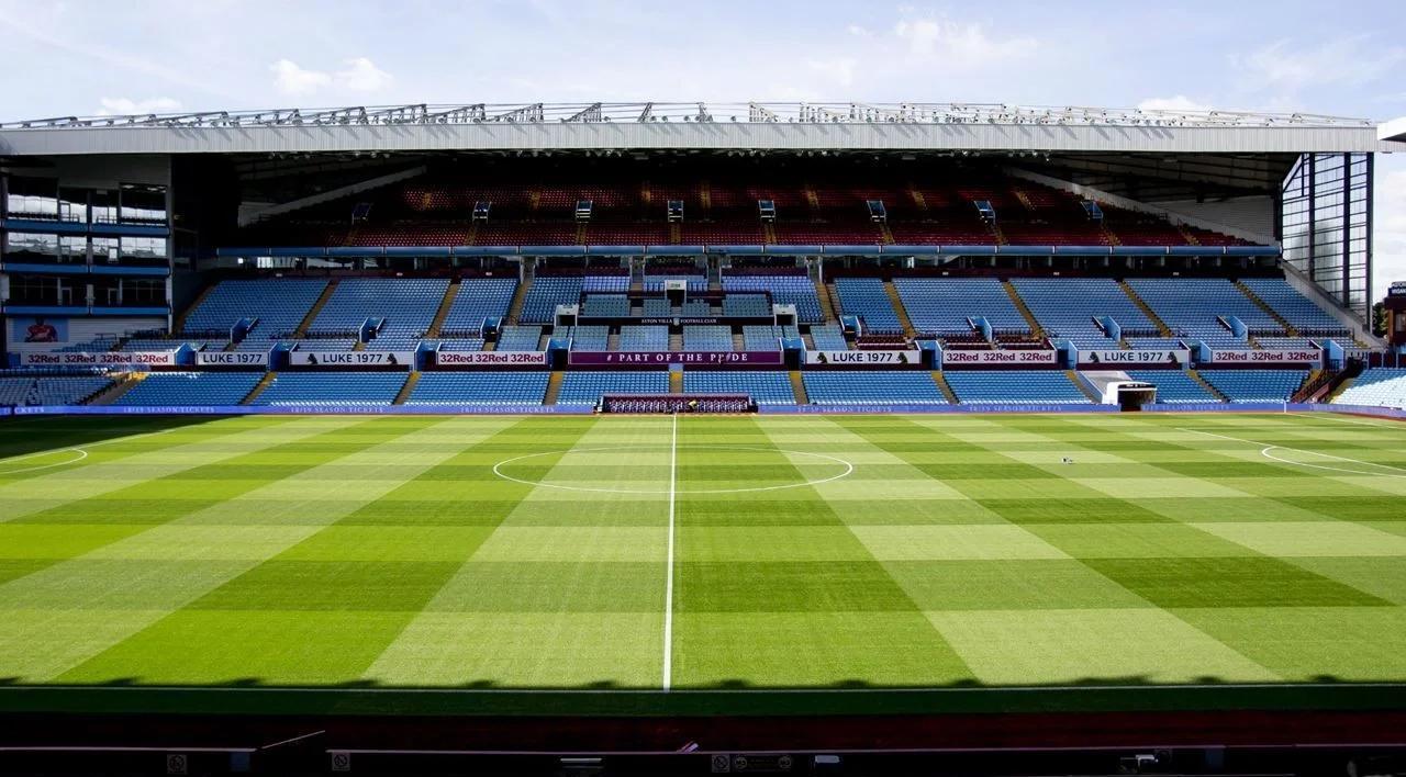 手感火热！字母哥半场10中8得到18分5篮板&次节12分（状态爆棚！字母哥半场10投8中轰下18分5板，次节独揽12分）