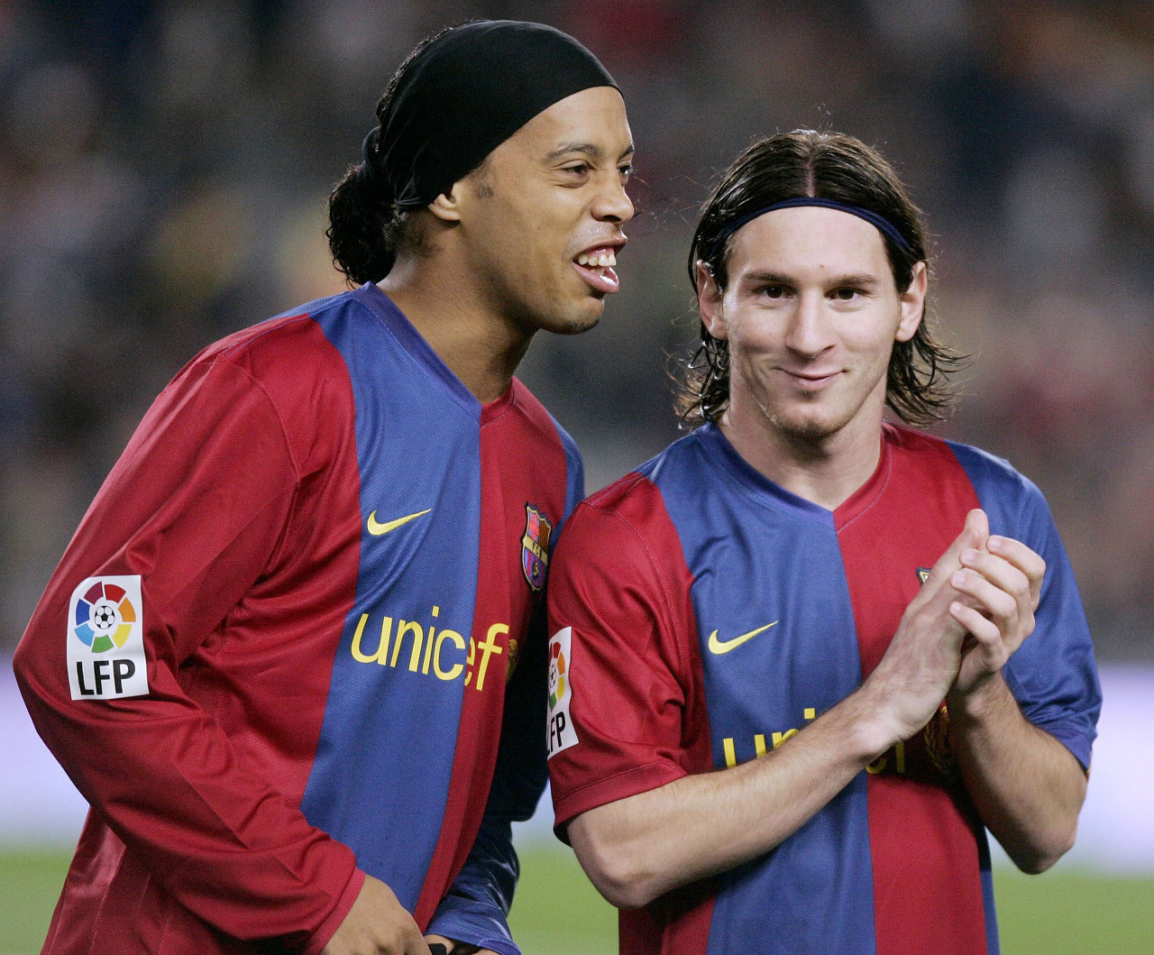 克罗斯：绿茵场上的精准指挥官（克罗斯：中场的精密调度师）