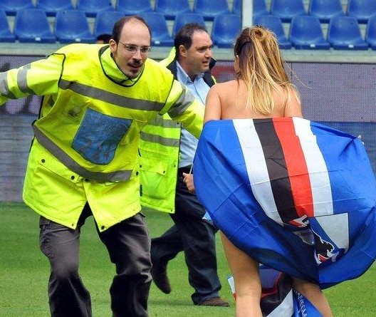 哈曼：沃尔特马德没有受到转会费影响，他的头脑很冷静（哈曼：沃尔特马德不受转会费左右，依然保持冷静）