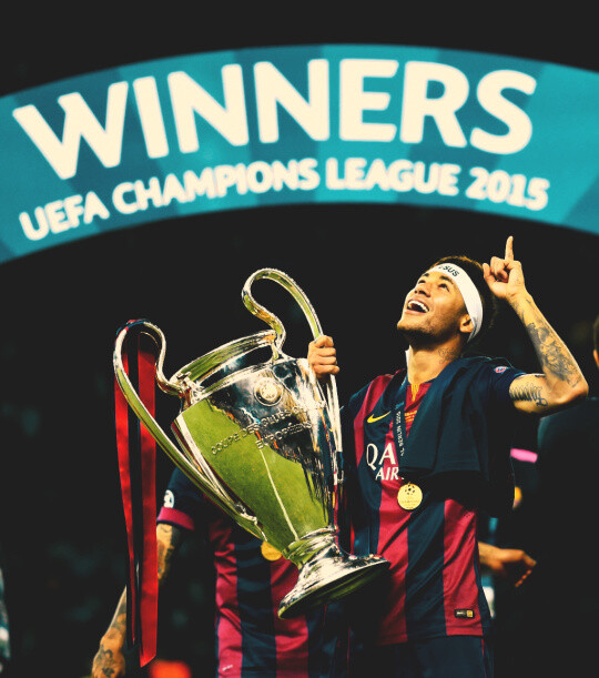 TA：在麦克拉伦执教牙买加时，他曾自掏腰包为工作人员买机票（TA：麦克拉伦执教牙买加期间曾自费为工作人员购机票）