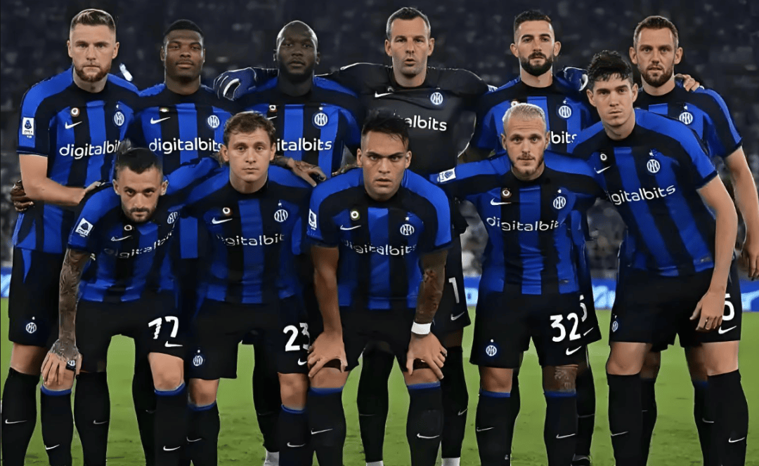 申花3-1津门虎连续两年屈居亚军，李嗣镕首秀即破门，吴曦点射（申花3比1击败津门虎，连续两年屈居亚军；李嗣镕首秀破门，吴曦点球命中）